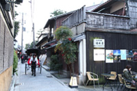 “前田咖啡店”附近的道路