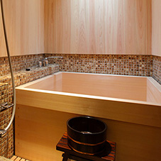  Byakugun Japanese Cypress bath